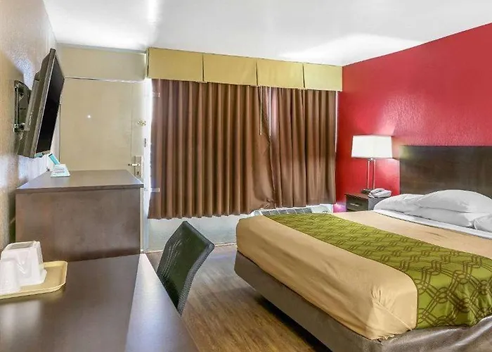 Econo Lodge Shorewood