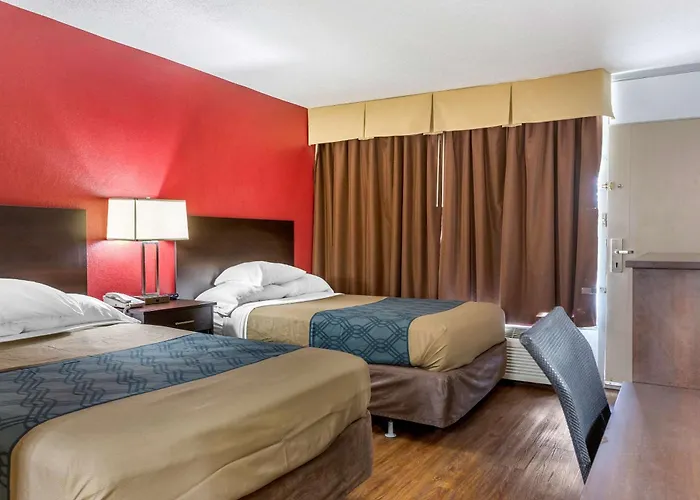 Econo Lodge *
