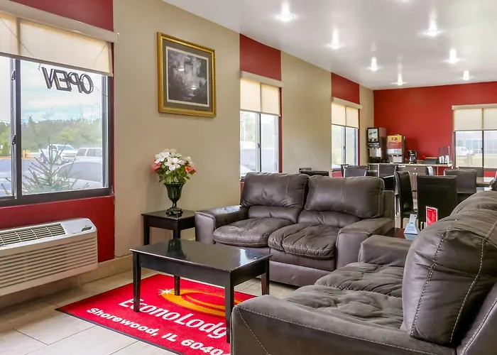 Lodge Econo Shorewood