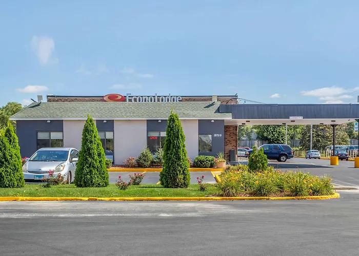 Lodge Econo Shorewood
