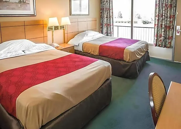 Econo Lodge *