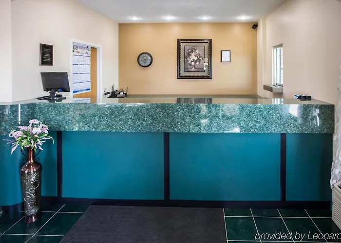 Econo Lodge *