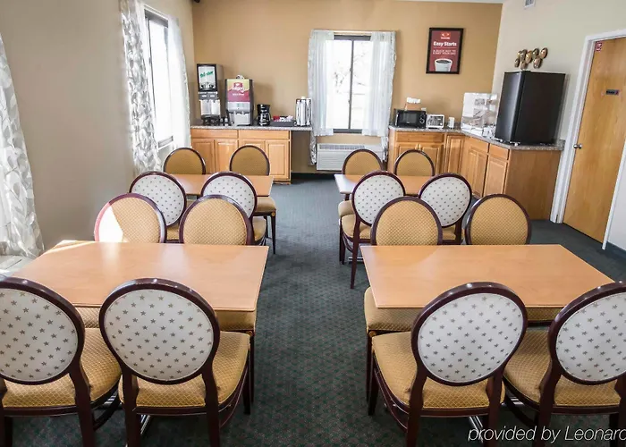 Econo Lodge Shorewood
